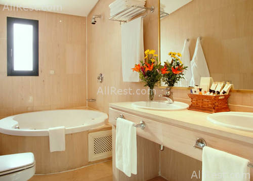 Tryp Medea 7